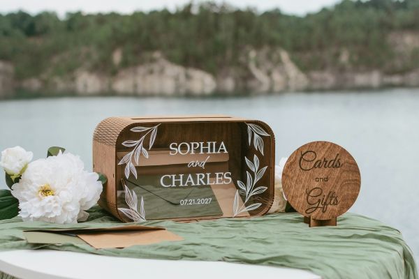 Top idées pour une urne de mariage en bois sur mesure